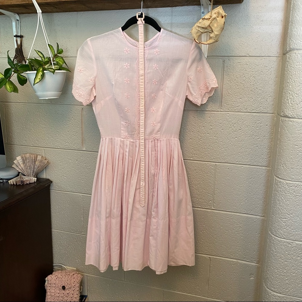 1950’s Pink Eyelet Lace Day Dress